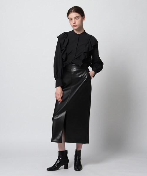 DRESSTERIOR（ドレステリア）の「◆【スタイリスト亀恭子さんコラボアイテム】フェイクレザースカート（スカート・レディース・ベージュ/ブラック・36/34/40/38）」の5枚目の写真