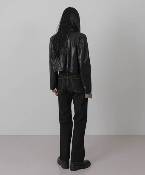 FOLLOWIN（フォロウィン）の「ノーマルブラックデニムパンツ（デニムパンツ・レディース・ブラック・SMALL/MEDIUM/LARGE）」の4枚目の写真