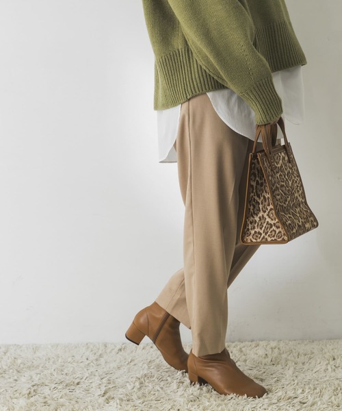 URBAN RESEARCH（アーバンリサーチ）の「ウォッシャブルウールドロストテーパードパンツ（その他パンツ・レディース・チャコールグレー/ブラック/ベージュ・34/36/38）」の11枚目の写真