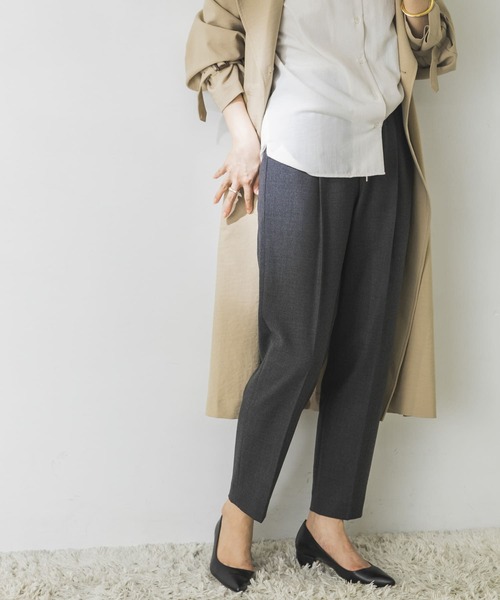 URBAN RESEARCH（アーバンリサーチ）の「ウォッシャブルウールドロストテーパードパンツ（その他パンツ・レディース・チャコールグレー/ブラック/ベージュ・34/36/38）」の22枚目の写真