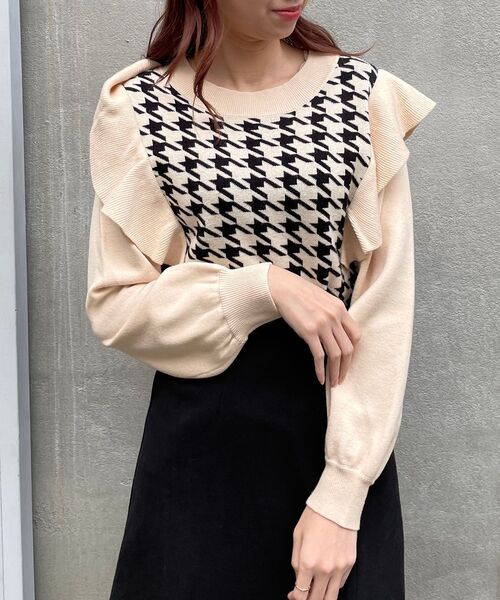 MAJESTIC LEGON(マジェスティックレゴン)の「クラシカルパターンフリルニット(ニット/セーター・レディース・ホワイト系その他2/ブラック系その他/グレー系その他/ブラック系その他2/ブラウン系その他2・MEDIUM)」の6枚目の写真