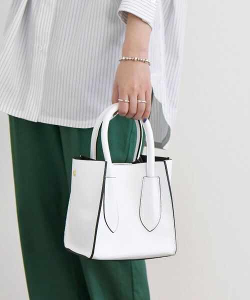 MARCO BIANCHINI(マルコビアンチーニ)の「MARCO BIANCHINI: 2WAY スクエア デザイン ショルダーバッグ◇(ショルダーバッグ・レディース・ホワイト/ベージュ/ピンク・ONE SIZE)」の2枚目の写真