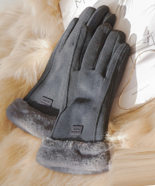 DAY CLOSET(デイ クローゼット)の「レディース スマホ対応裏起毛ふんわりファー手袋(手袋・レディース・グレー/ピンク/ブラック/ベージュ/ワイン/ダークベージュ/ダークブラウン/ブラウン/ダークグレー/ブルー・ONE SIZE)」の4枚目の写真