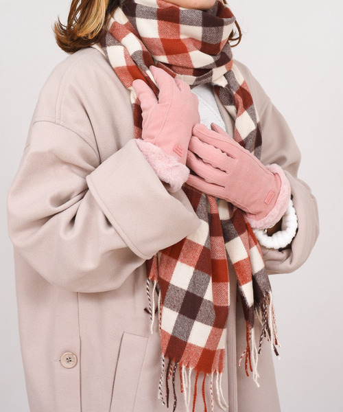 DAY CLOSET(デイ クローゼット)の「レディース スマホ対応裏起毛ふんわりファー手袋(手袋・レディース・グレー/ピンク/ブラック/ベージュ/ワイン/ダークベージュ/ダークブラウン/ブラウン/ダークグレー/ブルー・ONE SIZE)」の20枚目の写真