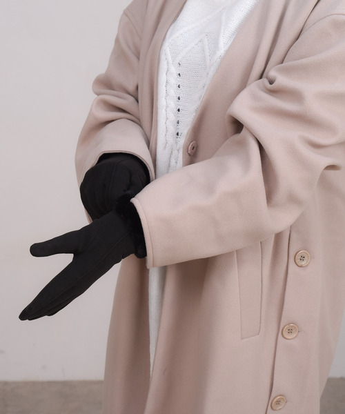 DAY CLOSET(デイ クローゼット)の「レディース スマホ対応裏起毛ふんわりファー手袋(手袋・レディース・グレー/ピンク/ブラック/ベージュ/ワイン/ダークベージュ/ダークブラウン/ブラウン/ダークグレー/ブルー・ONE SIZE)」の12枚目の写真