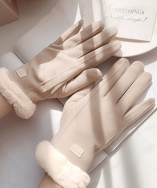 DAY CLOSET(デイ クローゼット)の「レディース スマホ対応裏起毛ふんわりファー手袋(手袋・レディース・グレー/ピンク/ブラック/ベージュ/ワイン/ダークベージュ/ダークブラウン/ブラウン/ダークグレー/ブルー・ONE SIZE)」の15枚目の写真