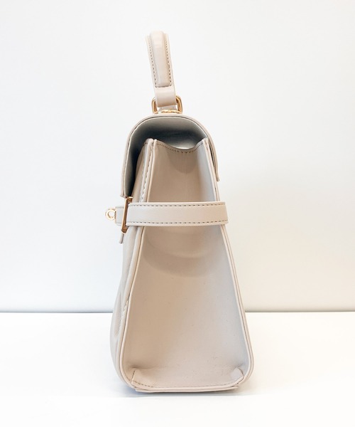 NOELA（ノエラ）の「キルティングフラップバッグ（ハンドバッグ・レディース・ブラウン/ベージュ/オフホワイト・フリー）」の10枚目の写真