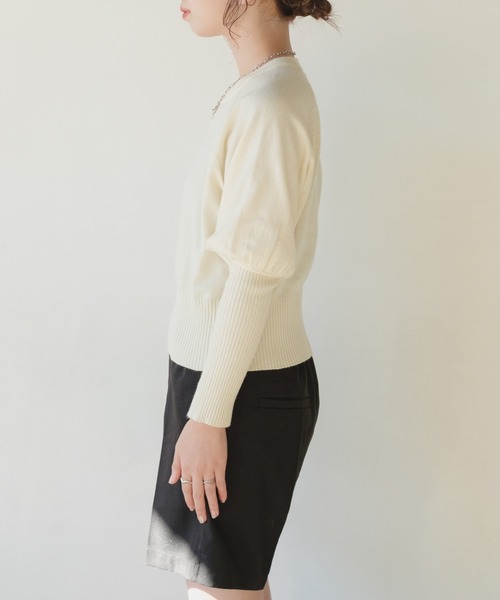 Kastane(カスタネ)の「ロングリブクルーニット(ニット/セーター・レディース・オフホワイト/ピンク/ライトベージュ・FREE)」の11枚目の写真