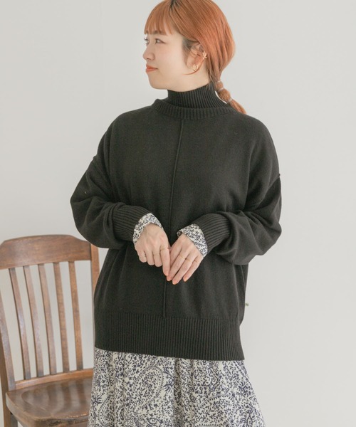 ITEMS URBANRESEARCH(アイテムズ アーバンリサーチ)の「ハイネックワイドニット2(ニット/セーター・レディース・ブラック/オフホワイト/オレンジ/グリーン・FREE)」の3枚目の写真