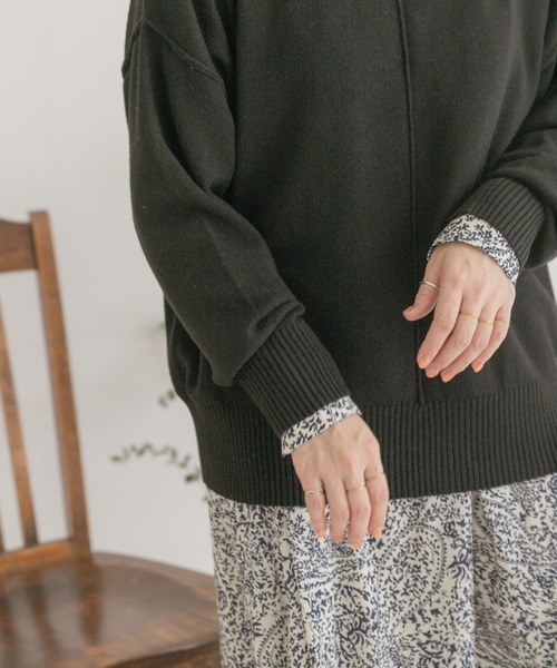 ITEMS URBANRESEARCH(アイテムズ アーバンリサーチ)の「ハイネックワイドニット2(ニット/セーター・レディース・ブラック/オフホワイト/オレンジ/グリーン・FREE)」の15枚目の写真