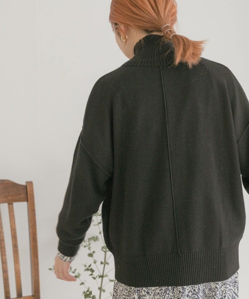 ITEMS URBANRESEARCH(アイテムズ アーバンリサーチ)の「ハイネックワイドニット2(ニット/セーター・レディース・ブラック/オフホワイト/オレンジ/グリーン・FREE)」の16枚目の写真