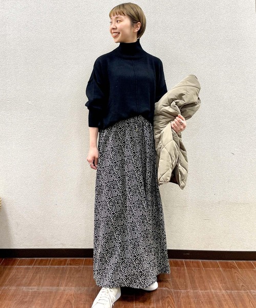 ITEMS URBANRESEARCH(アイテムズ アーバンリサーチ)の「ハイネックワイドニット2(ニット/セーター・レディース・ブラック/オフホワイト/オレンジ/グリーン・FREE)」の20枚目の写真