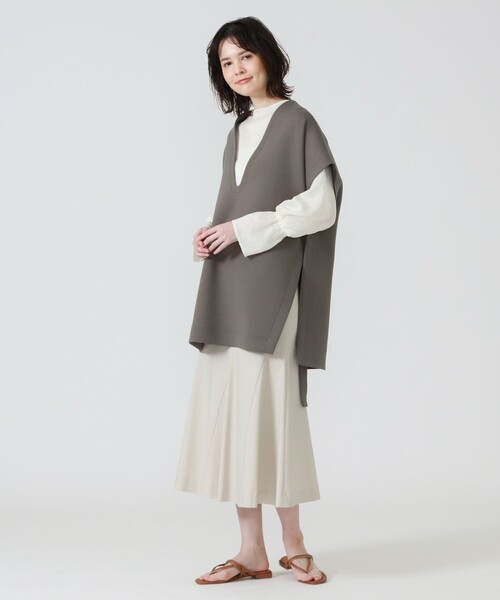 LOVELESS(ラブレス)の「ディープVネック オーバーサイズベスト(ベスト・レディース・ブラック/グレー系その他2/ベージュ系その他・36)」の12枚目の写真