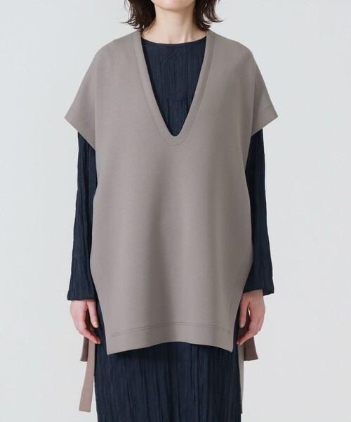 LOVELESS(ラブレス)の「ディープVネック オーバーサイズベスト(ベスト・レディース・ブラック/グレー系その他2/ベージュ系その他・36)」の4枚目の写真