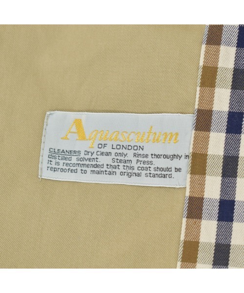 Aquascutum(アクアスキュータム)の「【ヴィンテージ古着】Aquascutum/アクアスキュータム 裏地クラブチェック トレンチコート(トレンチコート・メンズ・ベージュ・X-LARGE)」の12枚目の写真