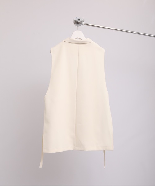 ap retro(アプレトロ)の「オープンサイドベルトベスト / テーラードベスト / ジレ(ベスト・レディース・オフホワイト/ブラック/テラコッタ/グレイッシュベージュ/ブラウン・FREE)」の12枚目の写真