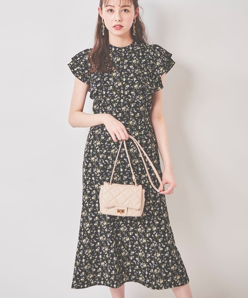 31 Sons de mode(トランテアン ソン ドゥ モード)の「花柄プリントラッフルワンピース(ワンピース・レディース・ブラック/オフホワイト/ピンク・36/38)」の17枚目の写真