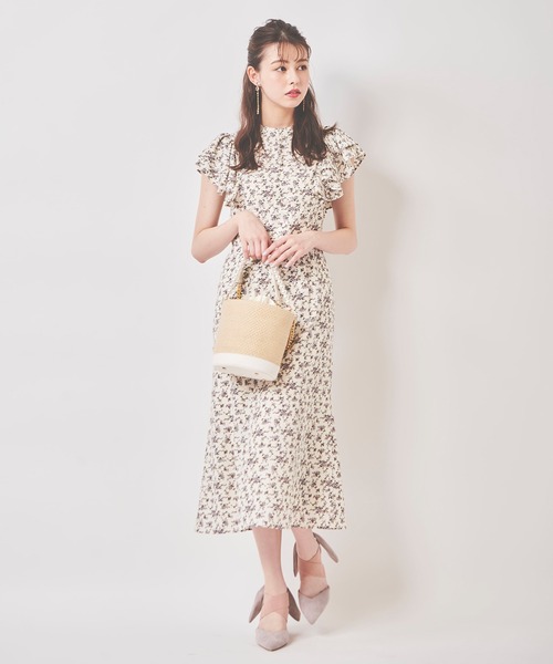 31 Sons de mode(トランテアン ソン ドゥ モード)の「花柄プリントラッフルワンピース(ワンピース・レディース・ブラック/オフホワイト/ピンク・36/38)」の4枚目の写真