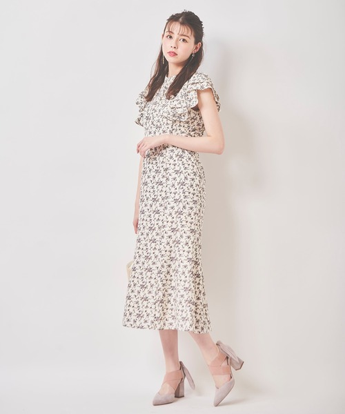 31 Sons de mode(トランテアン ソン ドゥ モード)の「花柄プリントラッフルワンピース(ワンピース・レディース・ブラック/オフホワイト/ピンク・36/38)」の5枚目の写真