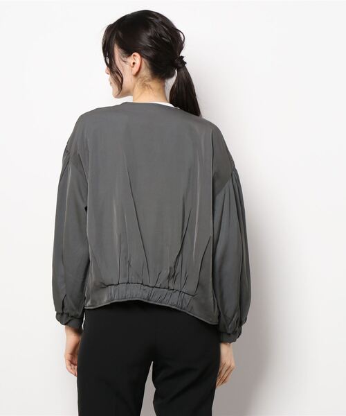 Te chichi(テチチ)の「ボリュームスリーブブルゾン(ブルゾン・レディース・ベージュ/オフホワイト/チャコール・フリ-)」の5枚目の写真