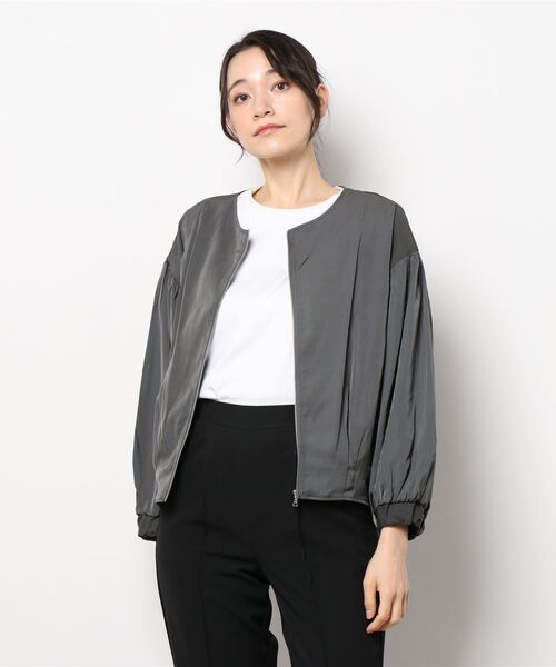 Te chichi(テチチ)の「ボリュームスリーブブルゾン(ブルゾン・レディース・ベージュ/オフホワイト/チャコール・フリ-)」の8枚目の写真