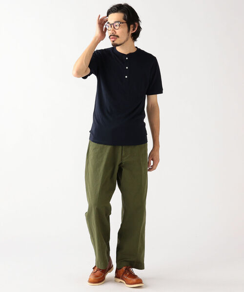 BEAMS PLUS（ビームスプラス）の「BEAMS PLUS / リネン コットン ヘンリーネック Tシャツ（Tシャツ/カットソー・メンズ・チャコールグレー/オフホワイト/ネイビー/サックスブルー・X-LARGE/SMALL/LARGE/MEDIUM）」の11枚目の写真