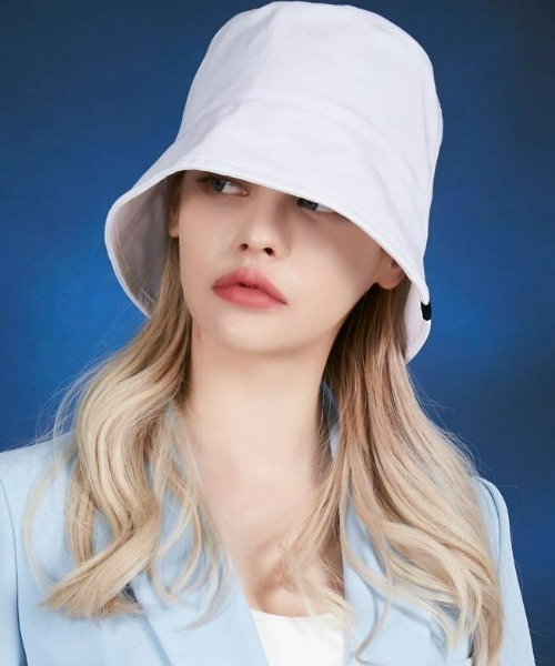 セール】VARZAR(バザール)/Label drop over fit bucket hat