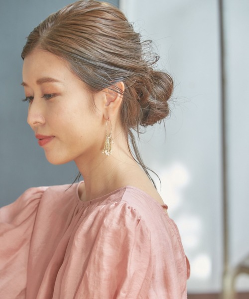 Andemiu（アンデミュウ）の「【中野綾香さんコラボ】チャームフープピアス299108（ピアス（両耳用）・レディース・ブラウン/オレンジ・FREE）」の9枚目の写真