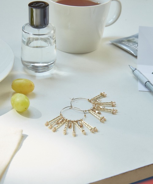 Andemiu（アンデミュウ）の「【中野綾香さんコラボ】チャームフープピアス299108（ピアス（両耳用）・レディース・ブラウン/オレンジ・FREE）」の7枚目の写真