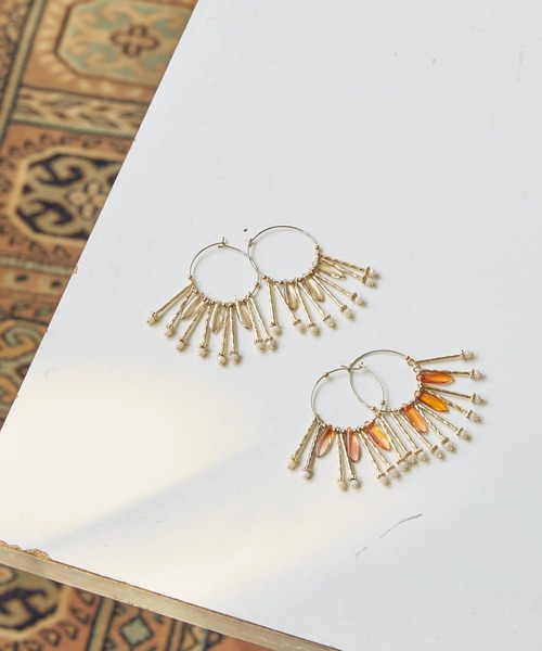 Andemiu（アンデミュウ）の「【中野綾香さんコラボ】チャームフープピアス299108（ピアス（両耳用）・レディース・ブラウン/オレンジ・FREE）」の8枚目の写真