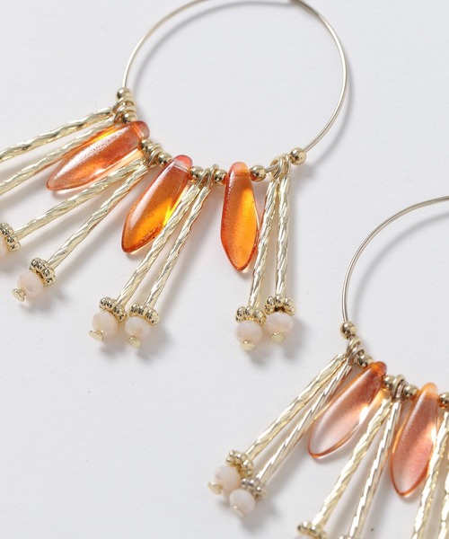 Andemiu（アンデミュウ）の「【中野綾香さんコラボ】チャームフープピアス299108（ピアス（両耳用）・レディース・ブラウン/オレンジ・FREE）」の3枚目の写真