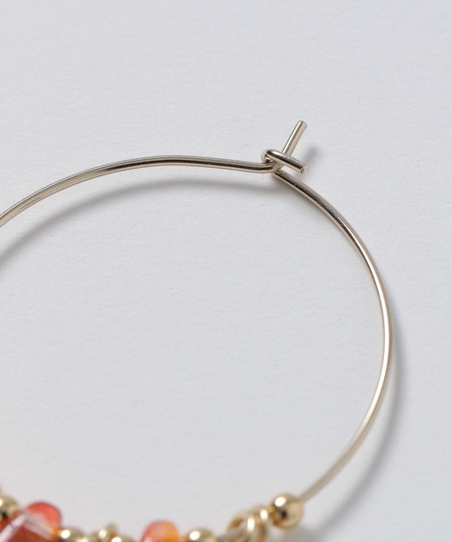 Andemiu（アンデミュウ）の「【中野綾香さんコラボ】チャームフープピアス299108（ピアス（両耳用）・レディース・ブラウン/オレンジ・FREE）」の5枚目の写真