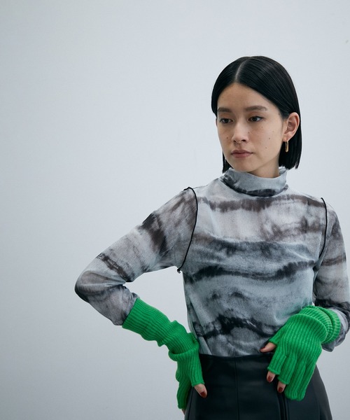 ADAM ET ROPE'（アダムエロペ）の「シアープリントインナープルオーバー（Tシャツ/カットソー・レディース・ブラック/ホワイト/イエロー系その他6/グレー系その他・FREE）」の4枚目の写真