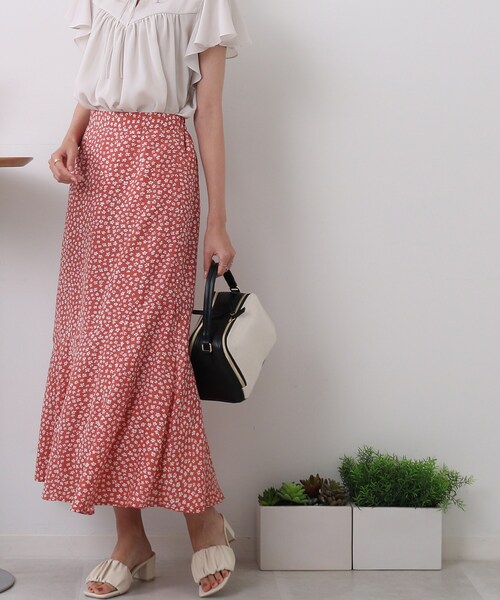 DRESKIP（ドレスキップ）の「◆花柄マーメイドスカート（スカート・レディース・ホワイト系3/ブラック系/オレンジ系その他2・02/03/04）」の3枚目の写真