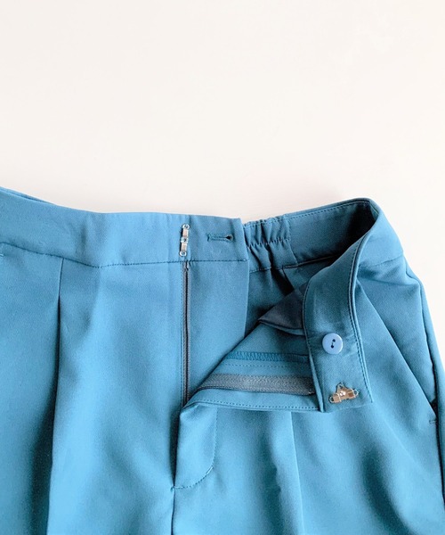 Q（キュー）の「センタープレスストレートパンツ（その他パンツ・レディース・ライトグレー/ピンク/ブルー・MEDIUM）」の8枚目の写真