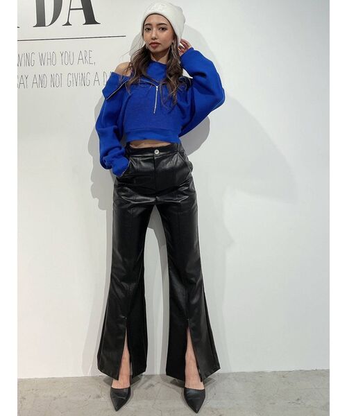 GYDA(ジェイダ)の「フロントスリットフェイクレザーパンツ(その他パンツ・レディース・アイボリー/ブラック・SMALL/MEDIUM)」の5枚目の写真