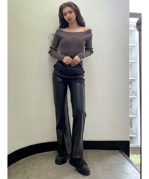 GYDA(ジェイダ)の「フロントスリットフェイクレザーパンツ(その他パンツ・レディース・アイボリー/ブラック・SMALL/MEDIUM)」の9枚目の写真