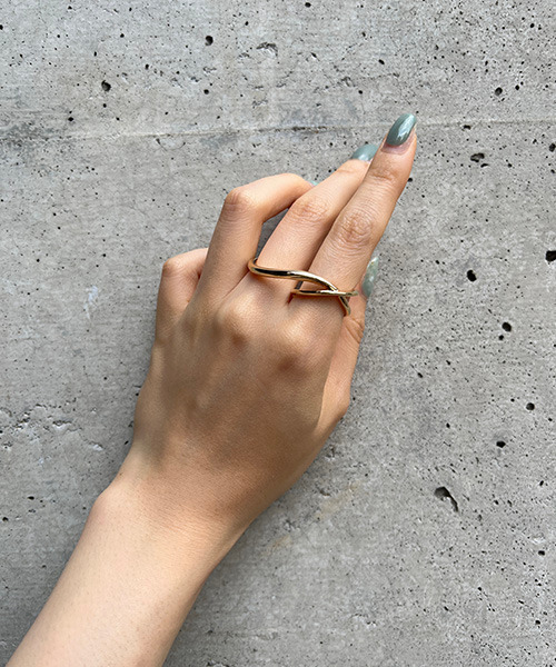 VENCEEXCHANGE（ヴァンスエクスチェンジ）の「ボリュームリング（リング・レディース・Silver/GOLD/コーラル/その他31・FREE）」の16枚目の写真