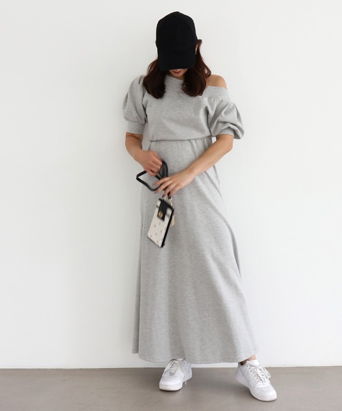 ロイヤルパーティー新品未使用タグ付き♡大人気ワンピース新作♡グレーミニアムサイズ ROYAL PARTY（ロイヤルパーティー）の「【ZOZO限定】カットオフショル