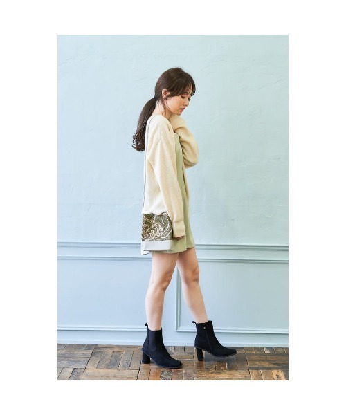 Mafmof（マフモフ）の「Mafmof(マフモフ)変形ヒールサイドゴアショートブーツ（ブーツ・レディース・ブラック/ブラック系その他/ホワイト・M/L/LL/S）」の5枚目の写真