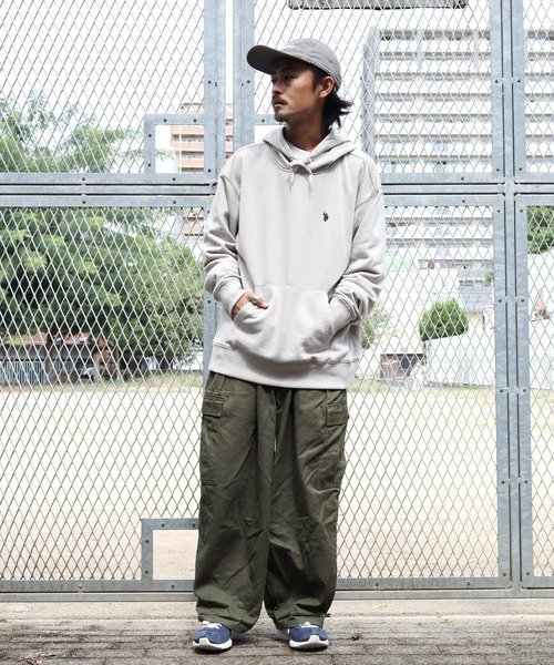 U.S. POLO ASSN.(ユーエスポロアッスン)の「U.S. POLO ASSN. / ユーエスポロアッスン 別注 コラボ ビッグシルエット 裏毛 プルオーバー パーカー(パーカー・メンズ・ホワイト系その他/ブラック系その他/グレー系その他/グリーン系その他/ブルー系その他/ホワイト系その他2/ブラック系その他2/グレー系その他2/グレー系その他3/グレー系その他4/グリーン系その他2/ブルー系その他2/ブルー系その他3・MEDIUM/LARGE)」の21枚目の写真