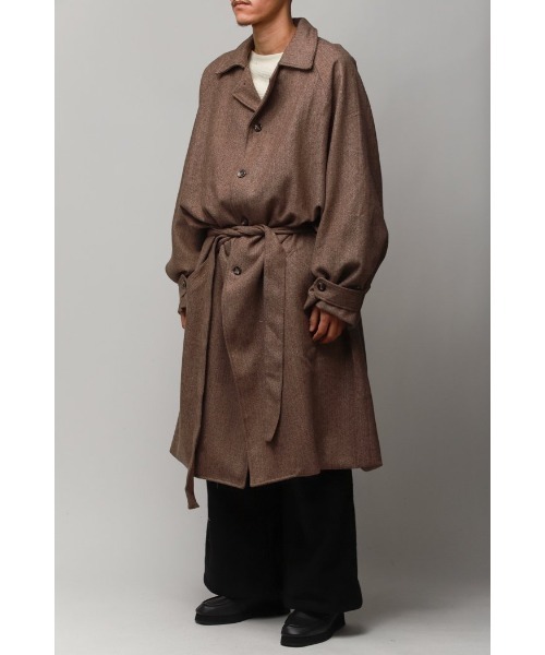 Badhiya（バディ―ヤ）の「BELTED COAT - wool tweed（ステンカラーコート・メンズ・ブラウン/グレー・FREE）」の2枚目の写真