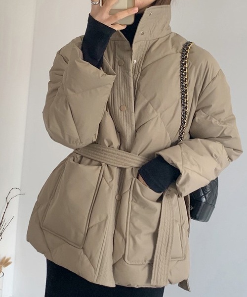 DAY CLOSET（デイ クローゼット）の「レディース キルティングフェイクダウンジャケット+腰紐 2点セット（ダウンジャケット/コート・レディース・ホワイト/ブラック/モカ・ONE SIZE）」の9枚目の写真