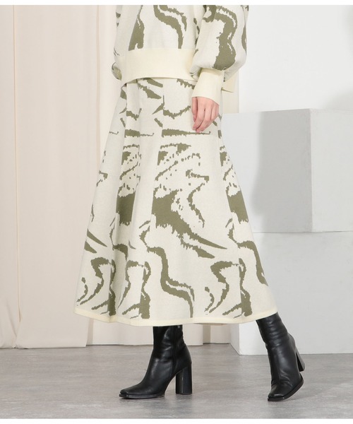 Settimissimo（セッティミッシモ）の「マーブルジャガードフレアニットスカート（スカート・レディース・オフホワイト/サックスブルー・FREE）」の4枚目の写真