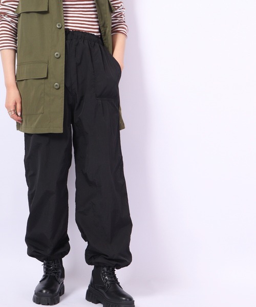 Ree&Mee(リーアンドミー)の「Ree&Mee シャカパン 裏地トリコット起毛 裾絞り ワイド スノーパンツ ナイロン ジョガー パラシュートパンツ(その他パンツ・レディース・グリーン/ロイヤルブルー/ブラック/オフホワイト/ピンク・M/L)」の10枚目の写真