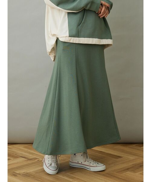 CRAFT STANDARD BOUTIQUE(クラフトスタンダードブティック)の「裏毛フレアスカート(スカート・レディース・グレイッシュベージュ/カーキ/サックスブルー・M/L)」の7枚目の写真