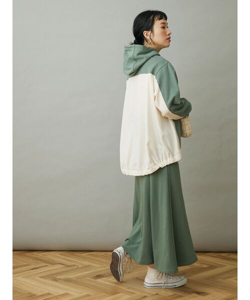 CRAFT STANDARD BOUTIQUE(クラフトスタンダードブティック)の「裏毛フレアスカート(スカート・レディース・グレイッシュベージュ/カーキ/サックスブルー・M/L)」の14枚目の写真