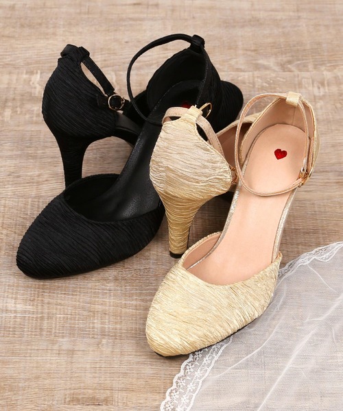 Retica（レティカ）の「[CLOSED] 結婚式パンプス プリーツシワ加工デザインワンカラーパンプス (8.5cmヒール)（パンプス・レディース・ベージュ/ブラック・23.0cm/24.0cm/22.5cm/23.5cm/24.5cm/25.5cm/25.0cm）」の3枚目の写真