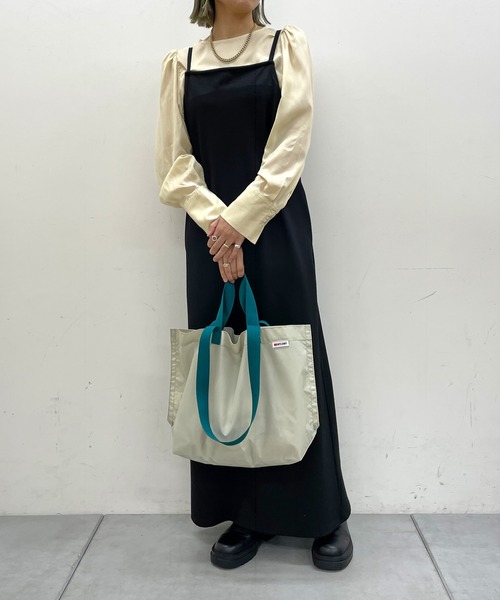 Omekashi（オメカシ）の「【オケージョンにも対応◎】パフショルダーブラウス（シャツ/ブラウス・レディース・イエロー/ブラック/オフホワイト・FREE）」の4枚目の写真