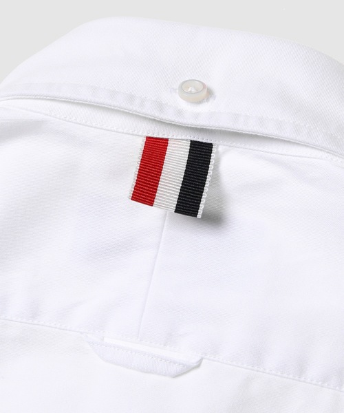THOM BROWNE（トムブラウン）の「CLASSIC FIT SHIRT W/ SATIN WEAVE 4BAR IN OXFORD（シャツ/ブラウス・メンズ・ホワイト・0/1/2）」の2枚目の写真